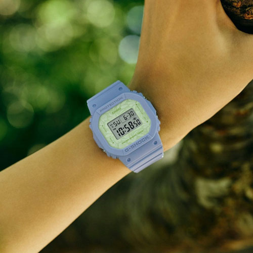 ساعت مچی زنانه G-SHOCK سایز متوسط 
مدل CASIO-GMD-S5600NC-2DR