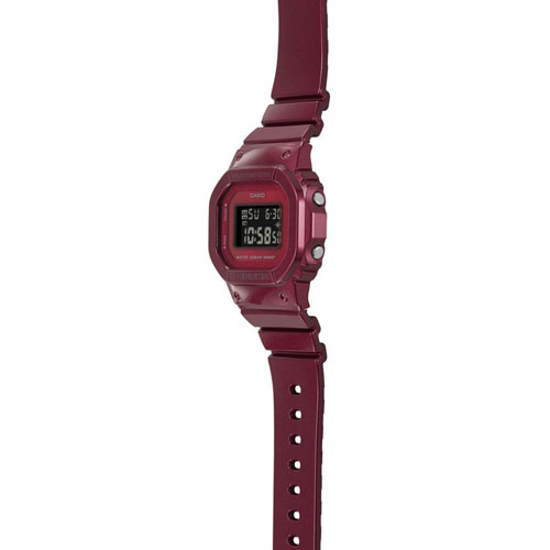 ساعت مچی زنانه G-SHOCK سایز متوسط 
مدل CASIO-GMD-S5600RB-4DR