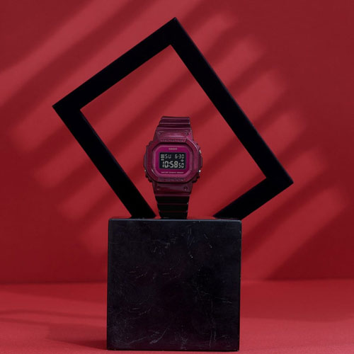 ساعت مچی زنانه G-SHOCK سایز متوسط 
مدل CASIO-GMD-S5600RB-4DR
