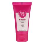 کرم ضد آفتاب بدون رنگ SPF 50 اسکین شیک مدل Vitamin E ‌مناسب انواع پوست حجم 50 میلی‌لیتر