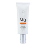 کرم ضد آفتاب بی رنگ ام کیو SPF50 مدل INVISIBLE مناسب پوست های چرب حجم 55 میلی لیتر