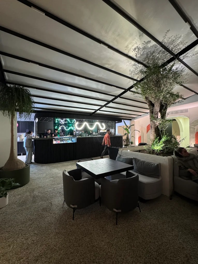 بولرو گاردن ؛ 5% تخفیف رستوران (تهران)